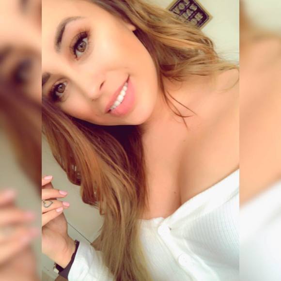 Meet your Posher, Jennifer - Picture 1 of 1